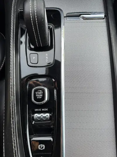 Volvo XC90 B5 Diesel Mild Hybrid — SUV 7 places premium, première main, entretien impeccable — Miniatur 8