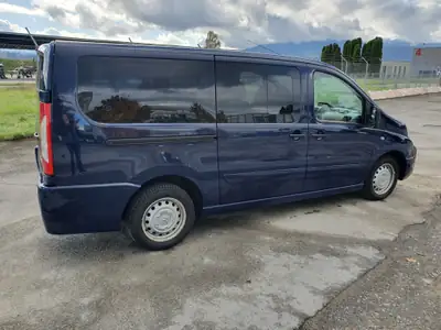 Citroën Jumpy 2.0 HDi — Van spacieux 9 places, diesel économique — rear view