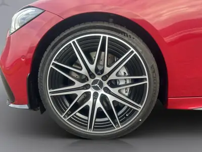 Mercedes-AMG C 43 — Performance hybride et luxe sportif en 4 cylindres turbo — Miniature 20