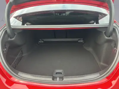 Mercedes-AMG C 43 — Performance hybride et luxe sportif en 4 cylindres turbo — Miniature 19