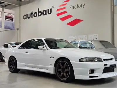 Nissan Skyline GTS-T R33 — Légende JDM avec moteur reconstruit, 250 ch — vue extérieure