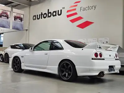 Nissan Skyline GTS-T R33 — Légende JDM avec moteur reconstruit, 250 ch — côté