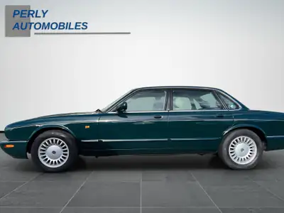 Jaguar XJ 3.2 V8 Executive — Berline de prestige anglaise, 237 ch et histoire certifiée — arrière