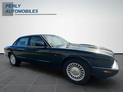 Jaguar XJ 3.2 V8 Executive — Berline de prestige anglaise, 237 ch et histoire certifiée — Miniature 8