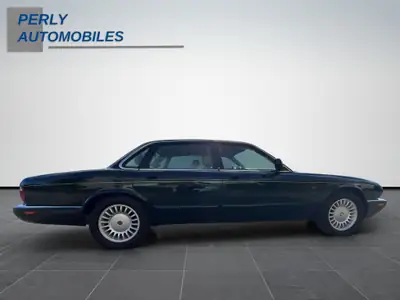 Jaguar XJ 3.2 V8 Executive — Berline de prestige anglaise, 237 ch et histoire certifiée — Miniature 7