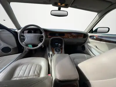 Jaguar XJ 3.2 V8 Executive — Berline de prestige anglaise, 237 ch et histoire certifiée — Miniature 13