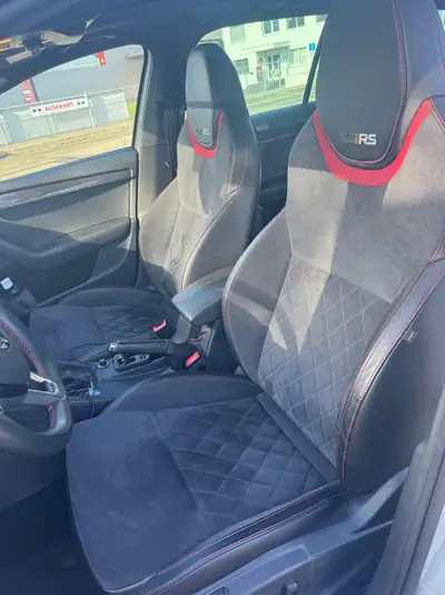 Skoda Octavia Combi RS 2.0 TSI — Break sportif, 290 ch et équipement premium — vista posteriore