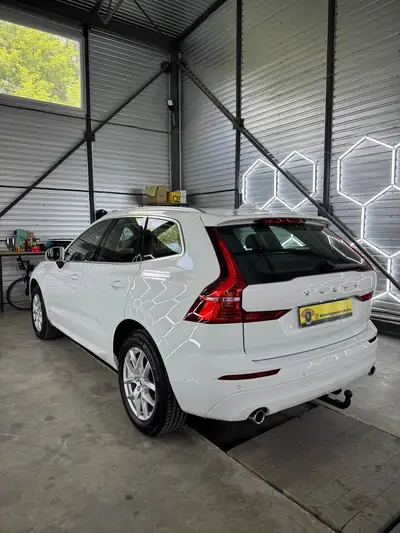 Volvo XC60 B4 Diesel Mild Hybrid AWD — SUV premium hybride, 160'000 km, sans accident — Innenraum