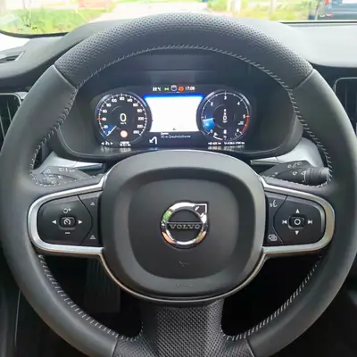 Volvo XC60 B4 Diesel Mild Hybrid AWD — SUV premium hybride, 160'000 km, sans accident — Miniatur 12