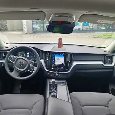 Volvo XC60 B4 Diesel Mild Hybrid AWD — SUV premium hybride, 160'000 km, sans accident — Miniatur 13