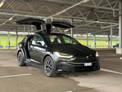 Tesla Model X Long Range 2023 — SUV électrique 7 places, Enhanced Autopilot inclus — côté