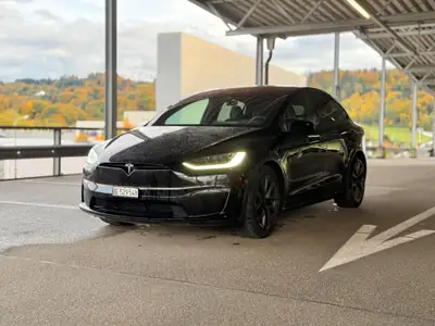 Tesla Model X Long Range 2023 — SUV électrique 7 places, Enhanced Autopilot inclus — intérieur