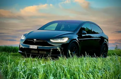 Tesla Model X Long Range 2023 — SUV électrique 7 places, Enhanced Autopilot inclus — détail