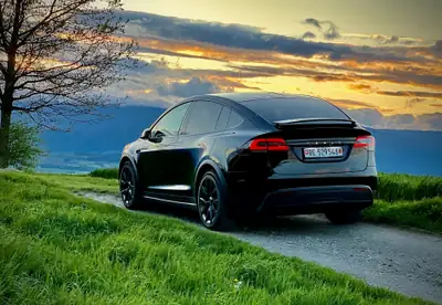Tesla Model X Long Range 2023 — SUV électrique 7 places, Enhanced Autopilot inclus — Miniature 9