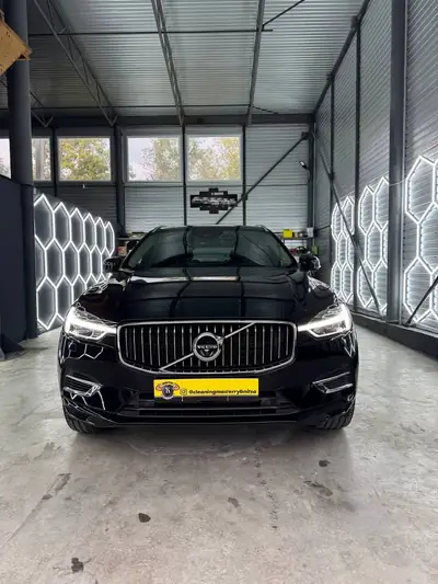 Volvo XC60 T8 eAWD Inscription — SUV hybride rechargeable, 103 000 km, sans sinistre — vue extérieure