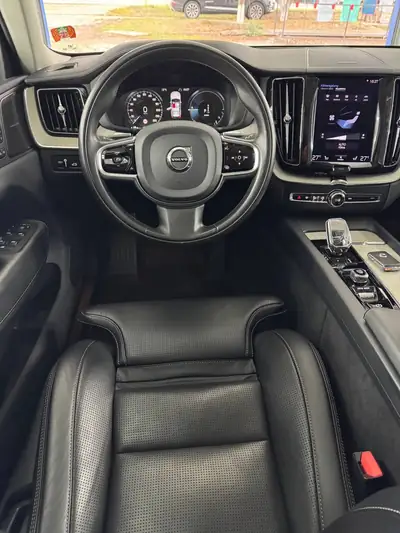 Volvo XC60 T8 eAWD Inscription — SUV hybride rechargeable, 103 000 km, sans sinistre — Miniature 9