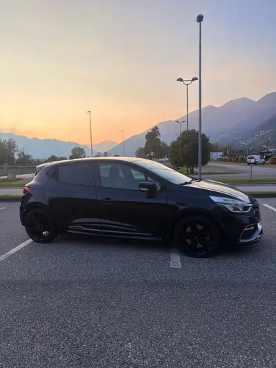 Renault Clio 1.6 T RS 220 Trophy EDC — Sportive compacte, 90'000 km, sans accident — fianco