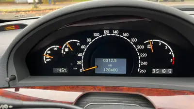 Mercedes-Benz S 400 CDI — Berline prestige diesel, 250 ch et équipement premium — Heckansicht
