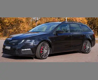 Skoda Octavia Combi RS 2.0 TSI — Performance et polyvalence, 76'000 km seulement — vista esterna