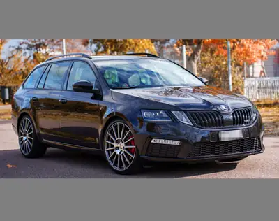 Skoda Octavia Combi RS 2.0 TSI — Performance et polyvalence, 76'000 km seulement — fianco