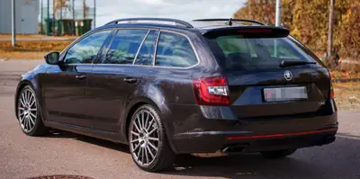 Skoda Octavia Combi RS 2.0 TSI — Performance et polyvalence, 76'000 km seulement — Miniatura 13