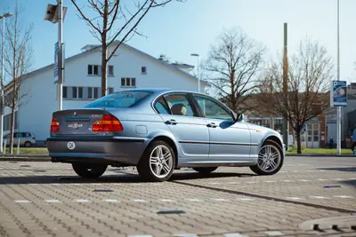 BMW 330xi 2002 — Berline sportive 4x4, moins de 20'000 km garantis — Seitenansicht