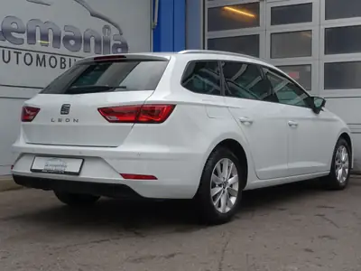 SEAT Leon ST 2.0 TDI Style DSG — Monospace diesel performant, 90 600 km seulement — dashboard
