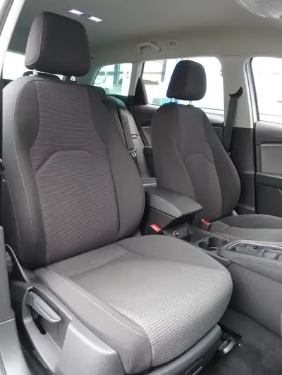SEAT Leon ST 2.0 TDI Style DSG — Monospace diesel performant, 90 600 km seulement — Thumbnail 9