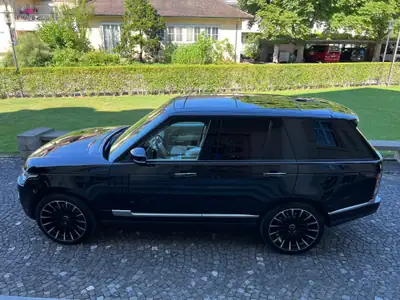 Range Rover 4.4 SDV8 Autobiography — Prestige diesel, entretien exemplaire — rear view
