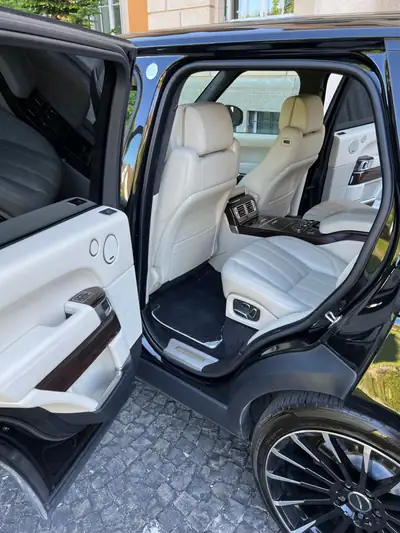 Range Rover 4.4 SDV8 Autobiography — Prestige diesel, entretien exemplaire — Thumbnail 11