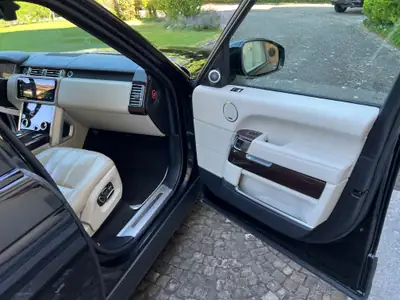Range Rover 4.4 SDV8 Autobiography — Prestige diesel, entretien exemplaire — Thumbnail 13