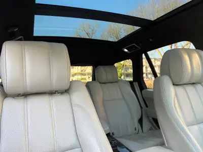 Range Rover 4.4 SDV8 Autobiography — Prestige diesel, entretien exemplaire — Thumbnail 21