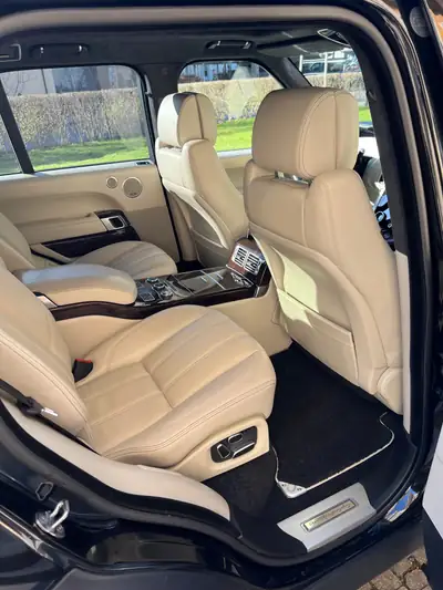 Range Rover 4.4 SDV8 Autobiography — Prestige diesel, entretien exemplaire — Thumbnail 24