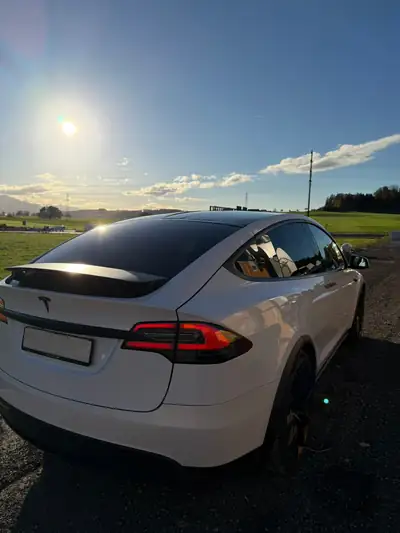 Tesla Model X Ludicrous Performance 2020 — SUV électrique haute performance, 814 ch — détail
