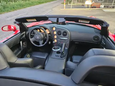 Dodge Viper SRT-10 2006 — Légendaire cabriolet musclé, 26'000 km seulement — Innenraum