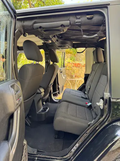 Jeep Wrangler Unlimited Sahara 3.8 — Le SUV iconique, tout-terrain reconnu, transmission automatique — détail