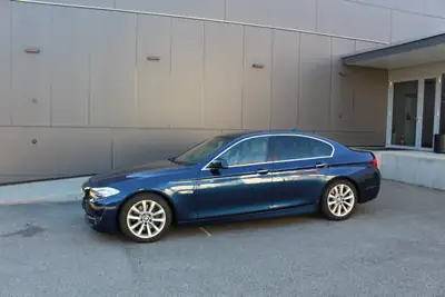 BMW 535i F10 — Berline sportive rare avec boîte manuelle et seulement 48'582 km — Außenansicht
