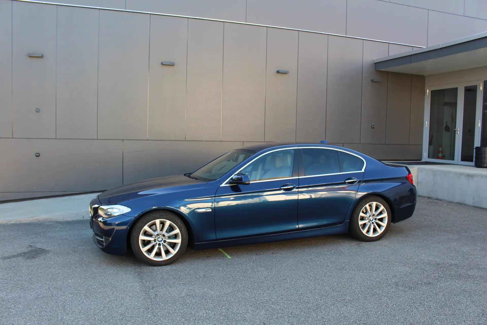 BMW 535i F10 — Berline sportive rare avec boîte manuelle et seulement 48'582 km — Außenansicht