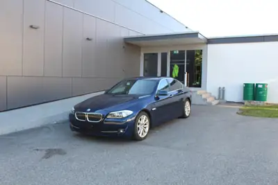 BMW 535i F10 — Berline sportive rare avec boîte manuelle et seulement 48'582 km — Heckansicht
