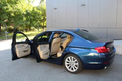 BMW 535i F10 — Berline sportive rare avec boîte manuelle et seulement 48'582 km — Miniatur 14