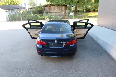 BMW 535i F10 — Berline sportive rare avec boîte manuelle et seulement 48'582 km — Miniatur 16
