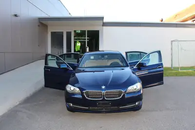 BMW 535i F10 — Berline sportive rare avec boîte manuelle et seulement 48'582 km — Miniatur 21