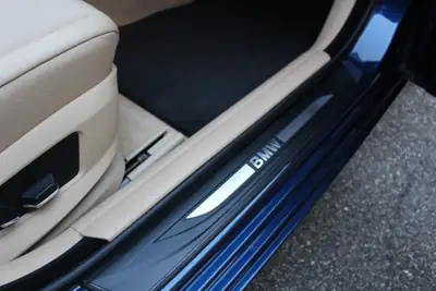 BMW 535i F10 — Berline sportive rare avec boîte manuelle et seulement 48'582 km — Miniatur 26