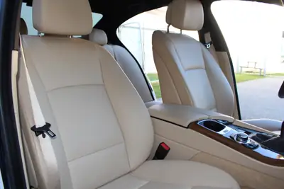 BMW 535i F10 — Berline sportive rare avec boîte manuelle et seulement 48'582 km — Miniatur 25