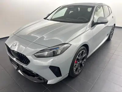 BMW 120 M Sport Pro Steptronic 2025 — Sportivité et efficacité hybride, ultra-basse kilométrage — exterior view