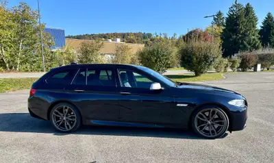 BMW M550d xDrive Touring — Break diesel 381 ch, révisions complètes effectuées — cruscotto