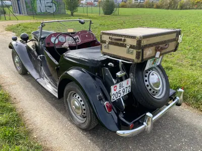 MG TD 1952 — Cabriolet British Légendaire, Très Faible Kilométrage — Innenraum
