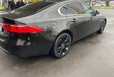 Jaguar XF 20d Pure Automatic — Berline premium diesel, 148 000 km, entretien exemplaire — Miniature 9
