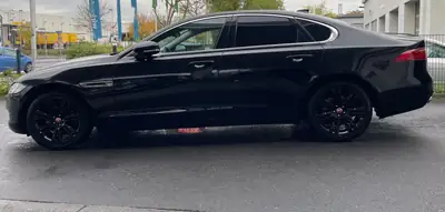 Jaguar XF 20d Pure Automatic — Berline premium diesel, 148 000 km, entretien exemplaire — Miniature 13