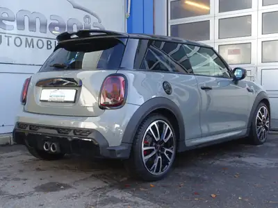 MINI Cooper John Cooper Works Steptronic — 231 ch, sportivité et efficacité réunies — interior